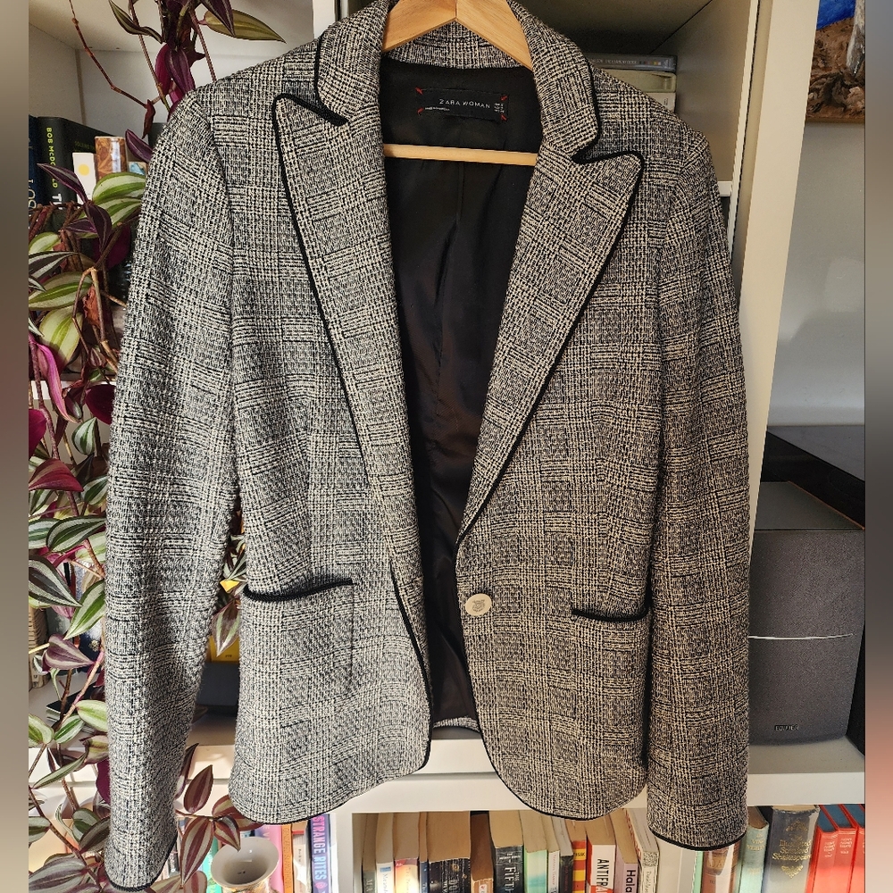 Zara tweed blazer with white buttons